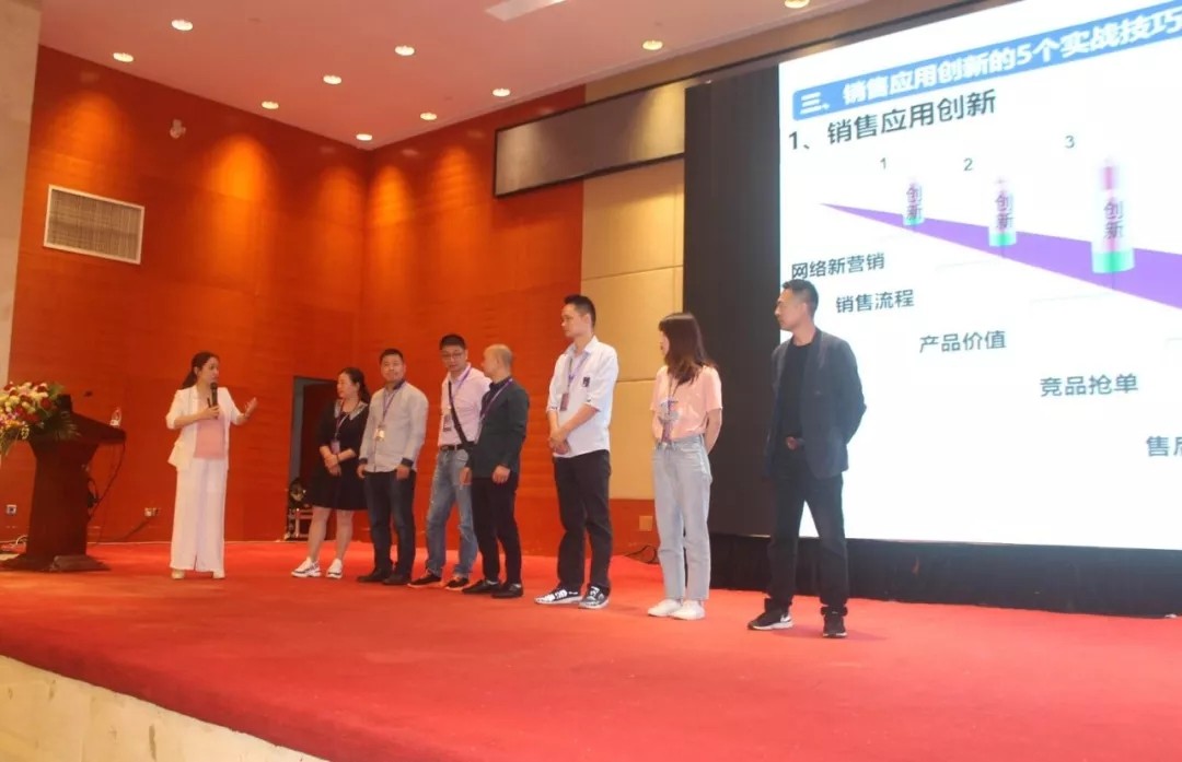 【匠心?絨耀】鴻潤羽絨家紡第二十三屆招商會暨2019秋冬新品發(fā)布會完美收官！
